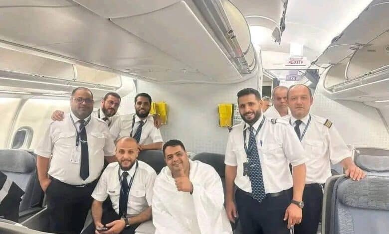 قصة الحاج عامر القذافي..كيف تحدى القدر وركب الطائرة لأداء مناسك الحج رغم كل العقبات؟