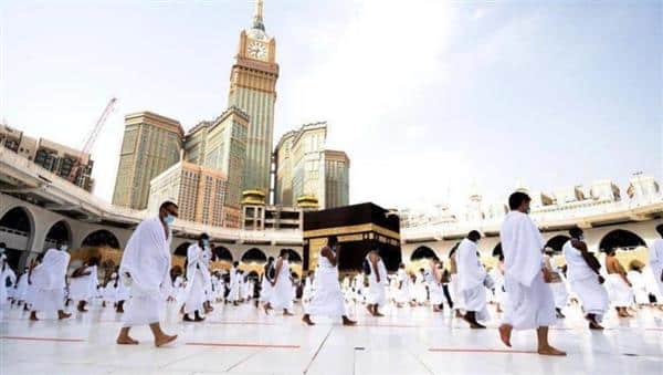 انطلاق أولى رحلات حجاج الجمعيات الأهلية للأراضي المقدسة 2025