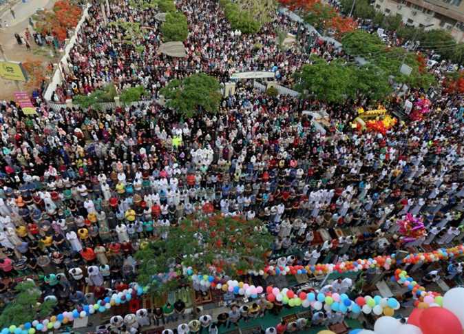 وزير العمل يعلن إجازة عيد الأضحى للقطاع الخاص.. تحدد من 5 لـ 9 يونيو