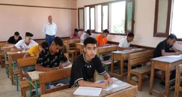 التعليم تستأنف امتحانات الدبلومات الفنية بعد إجازة العيد.. 780 ألف طالب