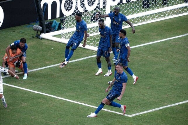 موعد مباراة الهلال ومانشستر سيتي