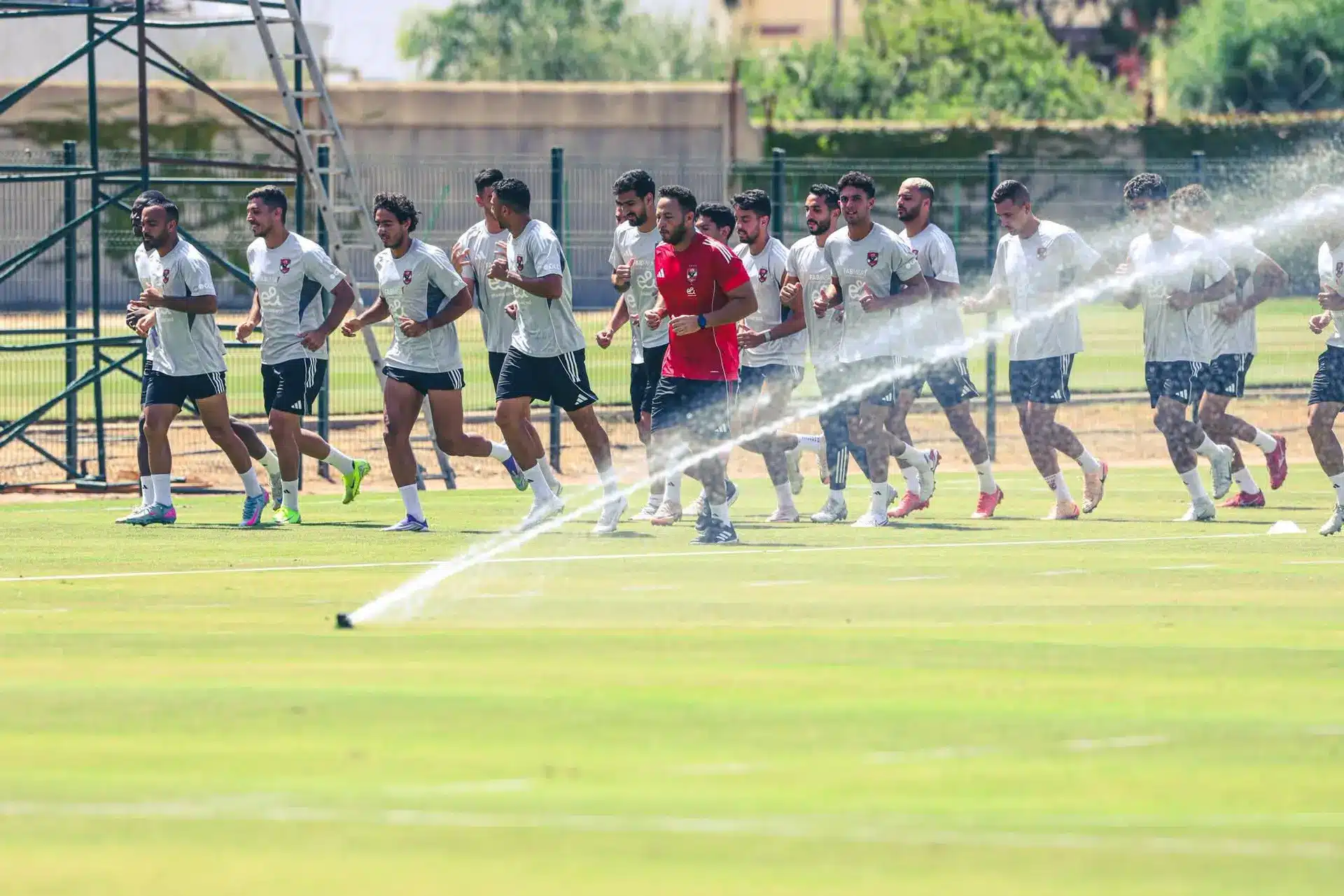 الأهلي يواصل تدريباته