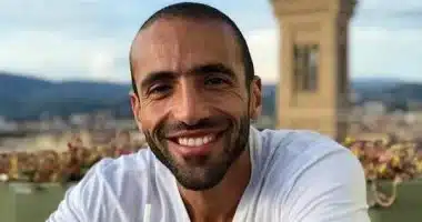 المطرب عمرو ستين