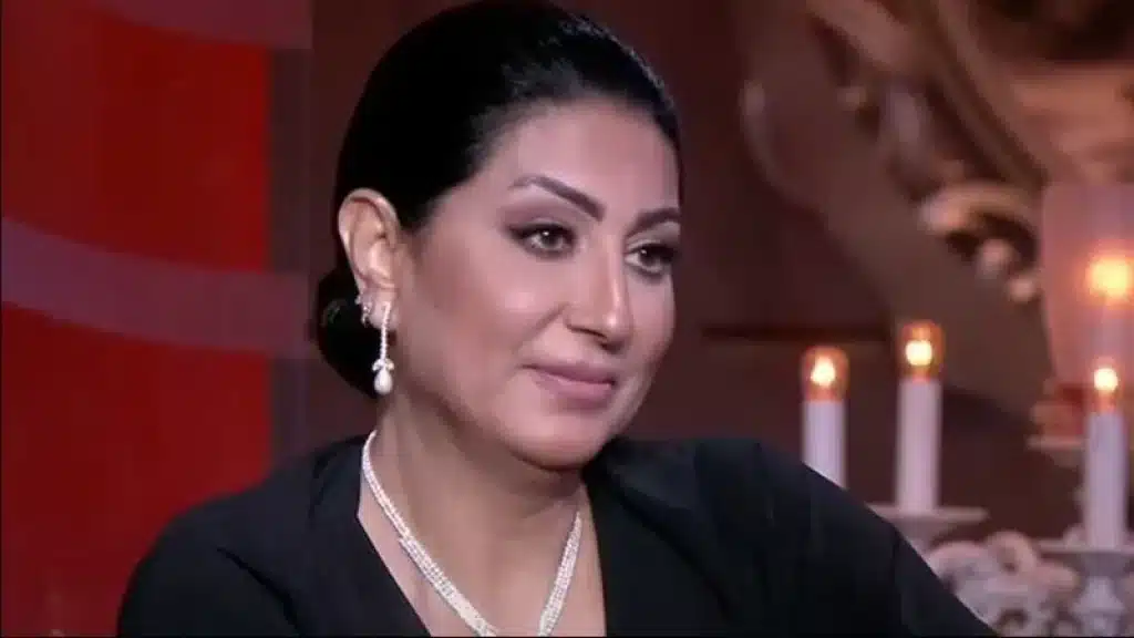 الفنانة وفاء عامر